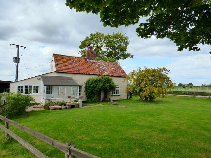 2 Bedroom Detached House To Rent In Grove Road, Theddlethorpe, LN12