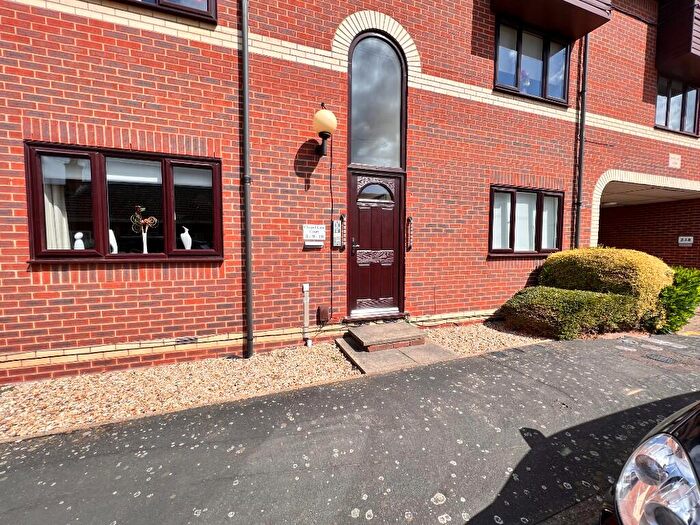 2 Bedroom Flat For Sale In Chapel Gate Court, St. Pauls Close, Wisbech, Cambridgeshire, PE13