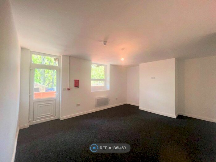 1 Bedroom Flat To Rent In Brooke Street, Brighouse, HD6