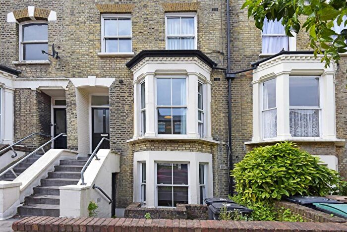 2 Bedroom Flat To Rent In Woodstock Road, Finsbury Park, N4