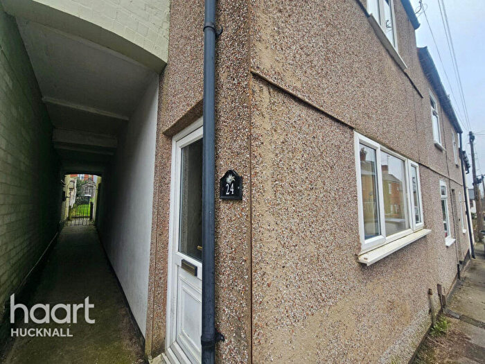 3 Bedroom Semi-Detached House For Sale In Sherwood Rise, Nottingham, NG17