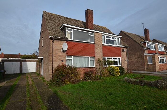 3 Bedroom Semi Detached House To Rent In Oakley Park, Bexley, DA5