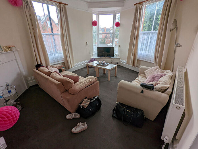 2 Bedroom Flat To Rent In Erleigh Road, Reading, Berkshire, RG1