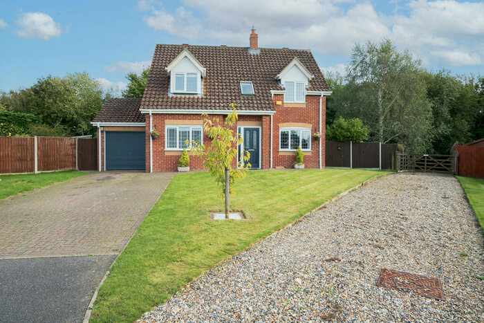 3 Bedroom Detached House For Sale In Paget Adams Drive, Dereham, NR20