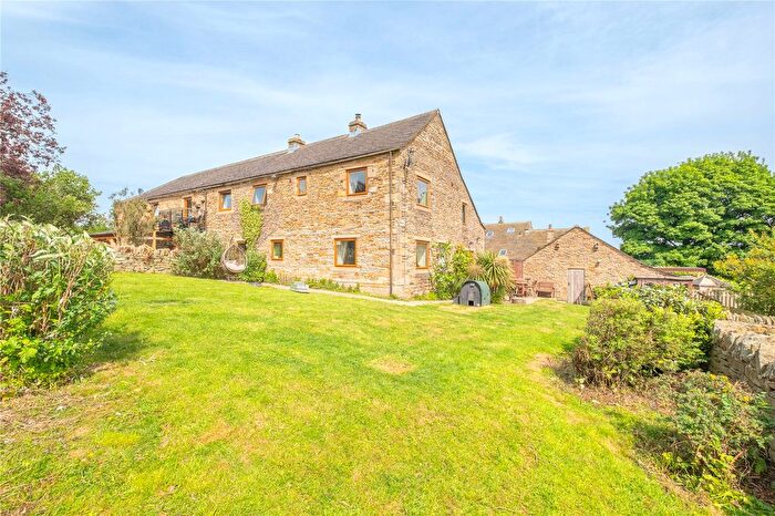3 Bedroom Semi-Detached House For Sale In Hall Royd Court, Hall Royd Lane, Silkstone Common, S75