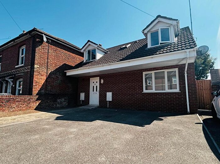 2 Bedroom Detached House To Rent In Twyford Road, Eastleigh, SO50
