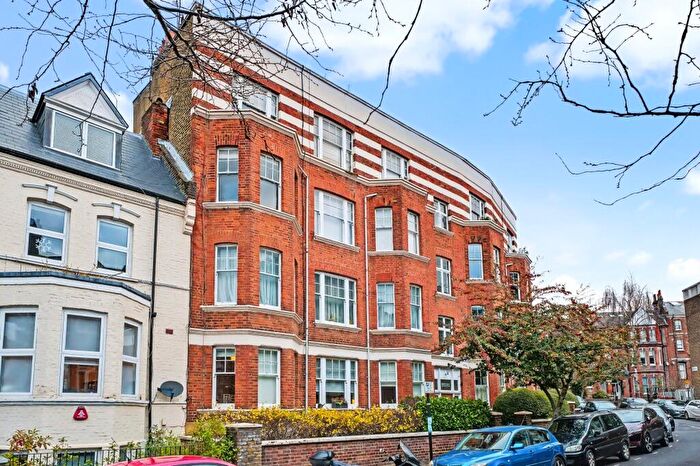 3 Bedroom Apartment For Sale In Kingdon Road, West Hampstead, NW6