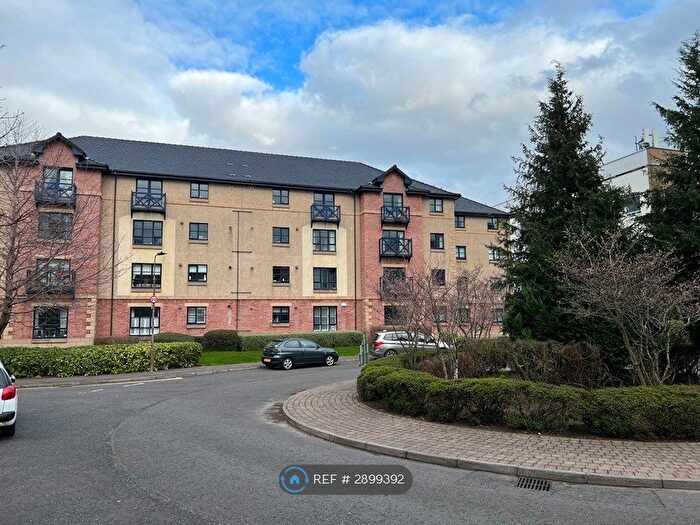 3 Bedroom Flat To Rent In Russell Gardens, Edinburgh, EH12