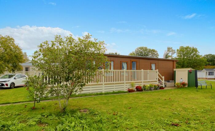 2 Bedroom Mobile/park Home For Sale In Biddenden, Ashford, TN27