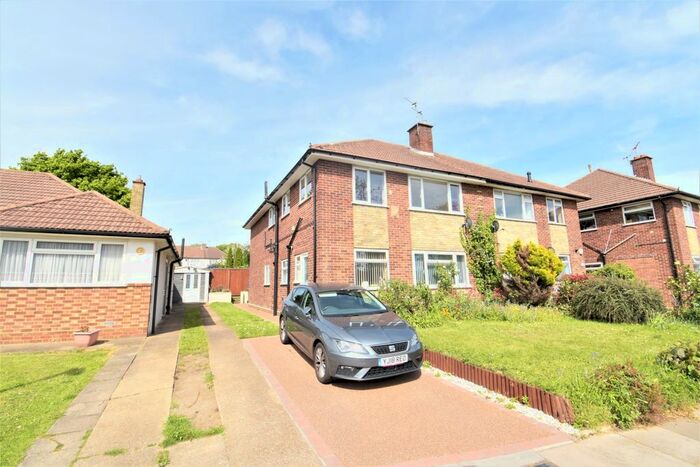 3 Bedroom Maisonette To Rent In Westerham Drive, Sidcup, DA15