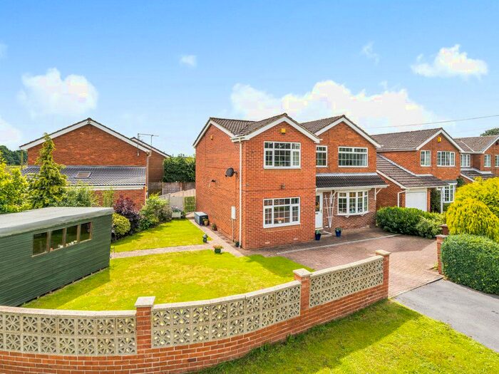 4 Bedroom Detached House For Sale In Station Road, Ackworth, Pontefract, West Yorkshire, WF7