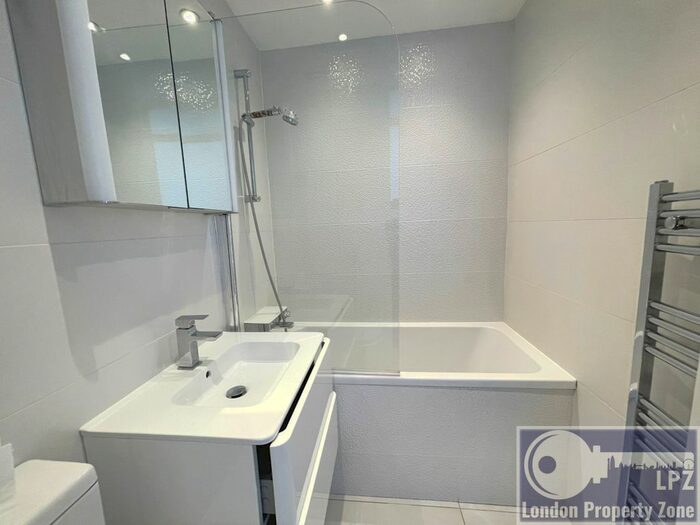 1 Bedroom Maisonette To Rent In Beeton Close, Hatch End, Pinner, HA5