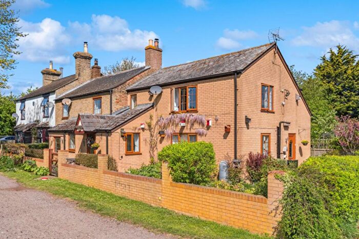 4 Bedroom Semi-Detached House For Sale In East Road, Langford, Biggleswade, SG18