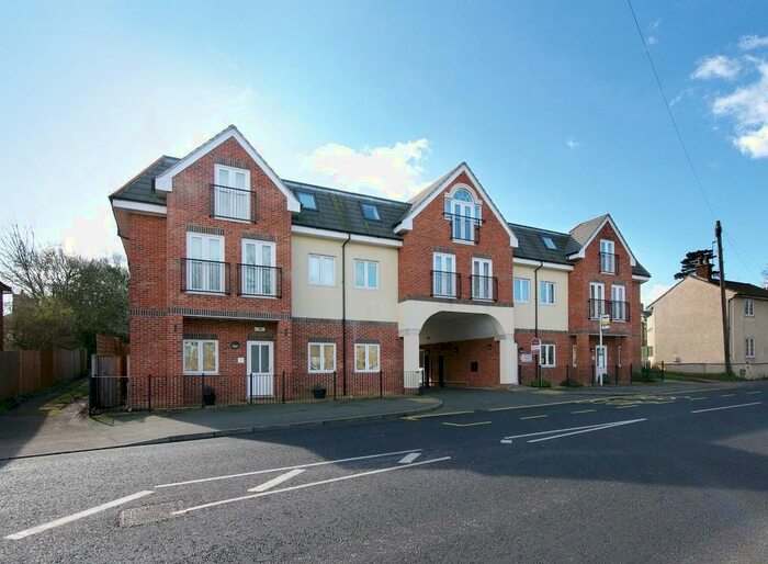 1 Bedroom Flat To Rent In Stevenage Road, Hitchin, SG4