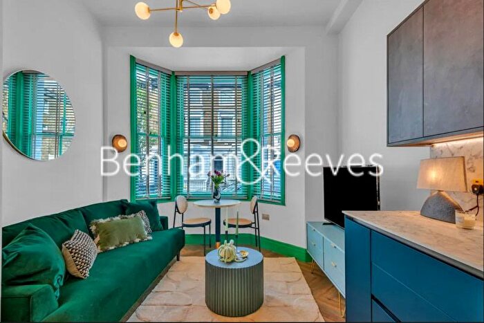 1 Bedroom Flat To Rent In Overstone Road, Hammersmith, W6