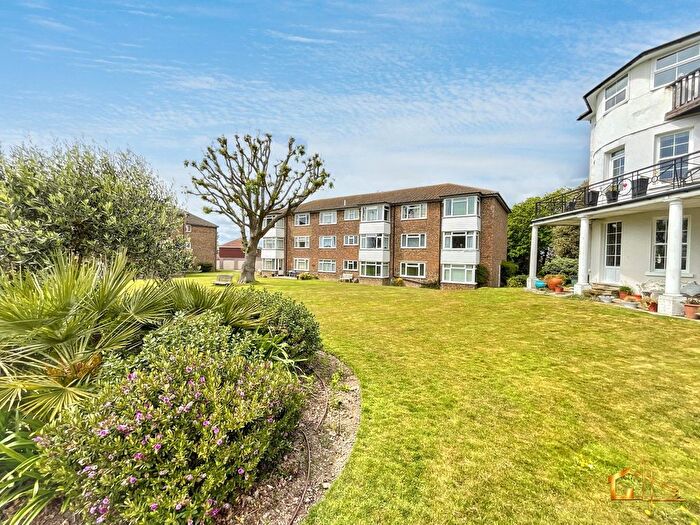 2 Bedroom Flat For Sale In Larkhill, Bexhill On Sea, TN40