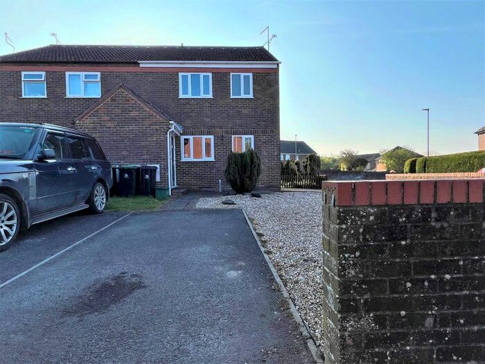 1 Bedroom Terraced House To Rent In Sandringham Court, Dorchester, DT1