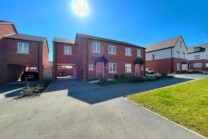 3 Bedroom Property To Rent In Meadow Way, Tamworth, B79