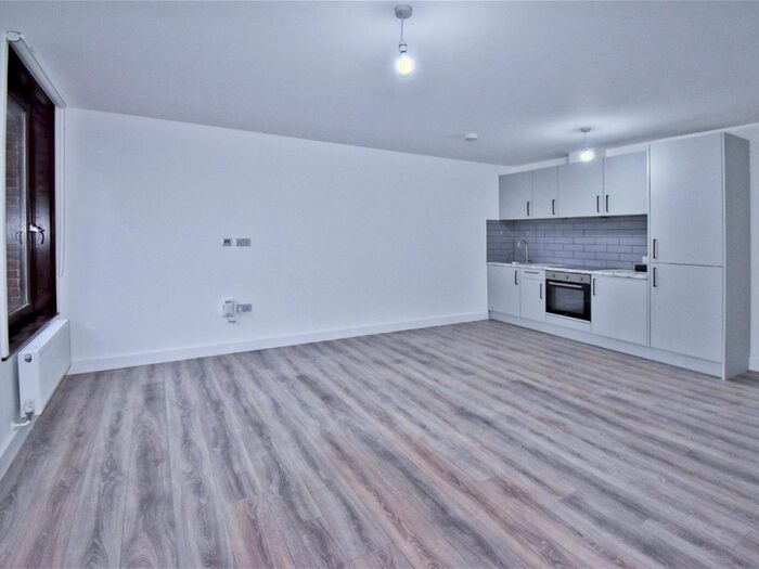 1 Bedroom Flat To Rent In Station Road, Hook, RG27