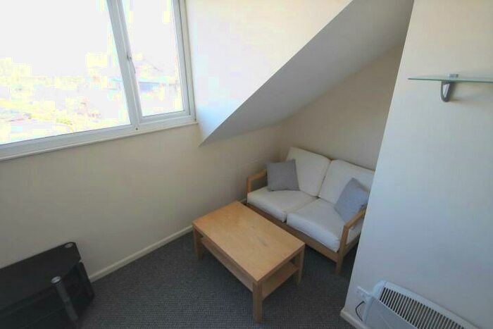 Studio To Rent In Irwin Approach, Halton, Leeds, LS15