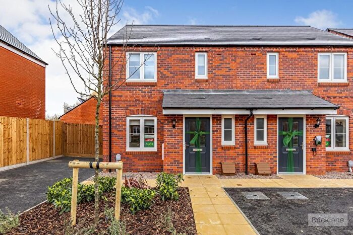 3 Bedroom Semi-Detached House To Rent In Ladybird Way, Rothwell, Northants, NN14