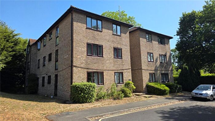 1 Bedroom Apartment For Sale In Calluna Court, Woking, Surrey, GU22