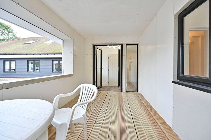 1 Bedroom Flat To Rent In Coronation House, Gomshall, GU5