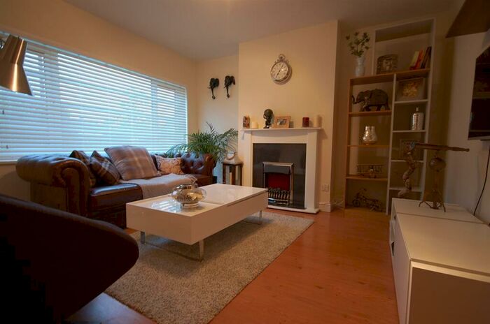 2 Bedroom Maisonette To Rent In Northdown Close, Ruislip, HA4