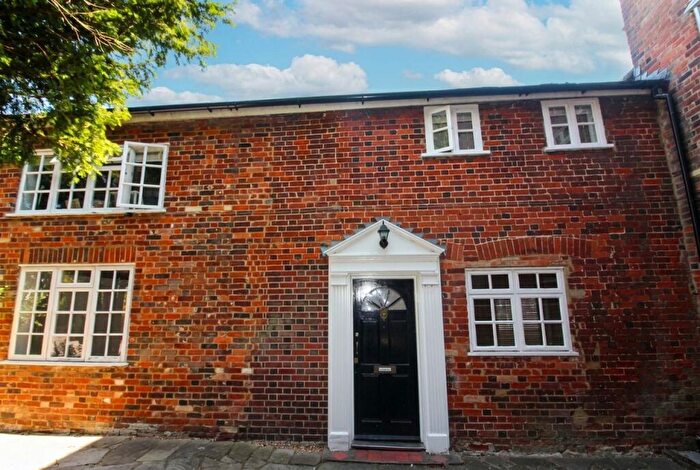 2 Bedroom Flat For Sale In Hitchin Street, Baldock, SG7