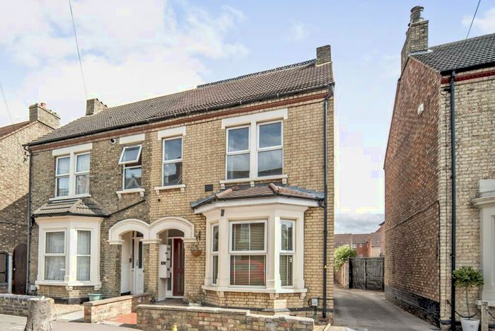 1 Bedroom Property To Rent In Goldington Avenue, Bedford, MK40