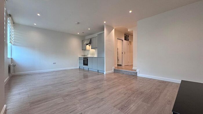 1 Bedroom Flat To Rent In Pelham House, High Street, Hornchurch, RM12