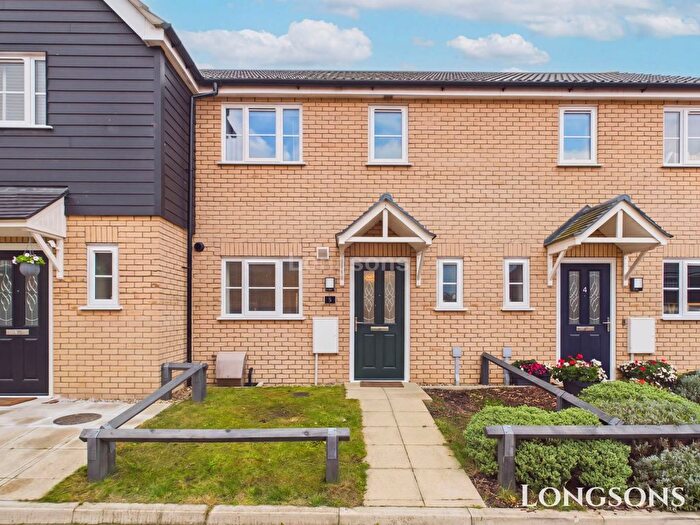 2 Bedroom Semi Detached House To Rent In Buckingham Close, Carbrooke, IP25