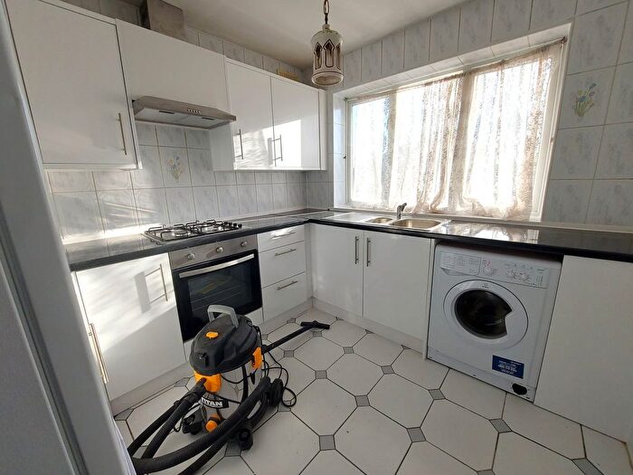 2 Bedroom Property To Rent In The Holt, Ilford, IG6