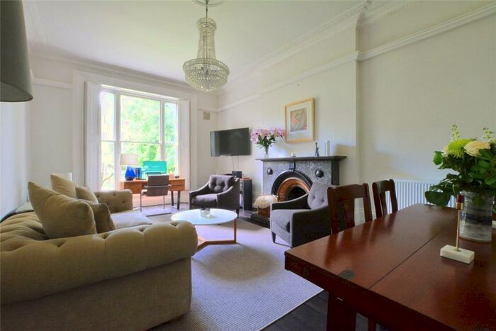 2 Bedroom Apartment To Rent In St Johns Park, London, SE3