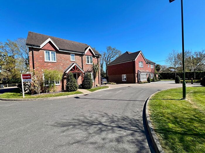 4 Bedroom Detached House For Sale In Landau Close, Pease Pottage, Crawley, RH11