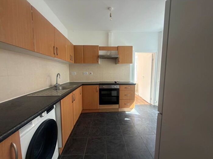 2 Bedroom Flat To Rent In Chandos Road, Bruce Grove, N17