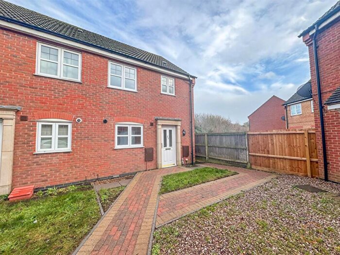 3 Bedroom Semi-Detached House To Rent In Piccard Drive, Spalding, PE11