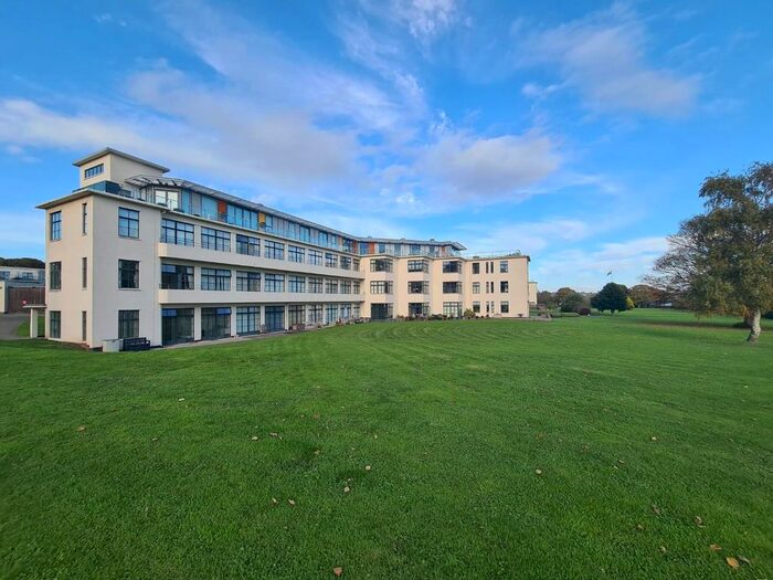 2 Bedroom Flat To Rent In Hayes Road, Sully, Penarth, CF64