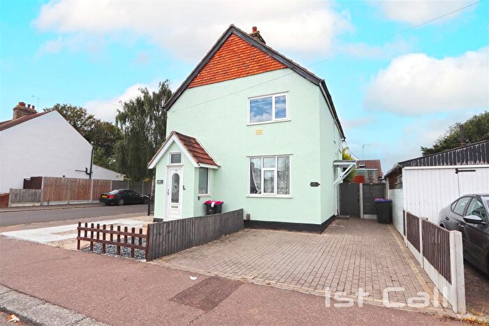 2 Bedroom Flat For Sale In Lonsdale Road, Southend-On-Sea, SS2