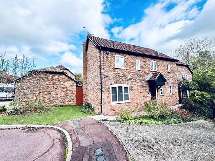 4 Bedroom Detached House For Sale In Ivar Gardens, Lychpit, Basingstoke, RG24