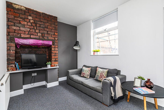 6 Bedroom House To Rent In Burley Road, Leeds, LS4