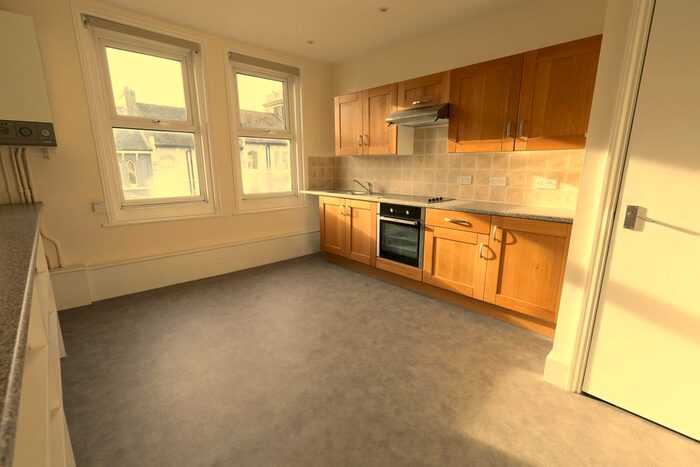 2 Bedroom Maisonette To Rent In Carisbrooke Road, St. Leonards-On-Sea, TN38