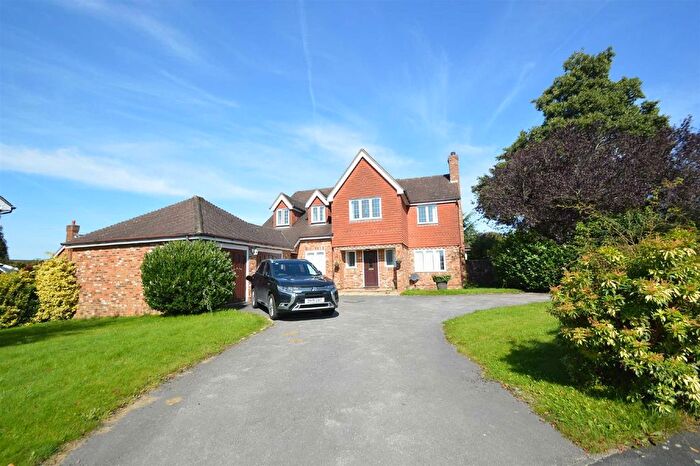 5 Bedroom Property To Rent In Ploughmans Way, Tytherington, Macclesfield, SK10