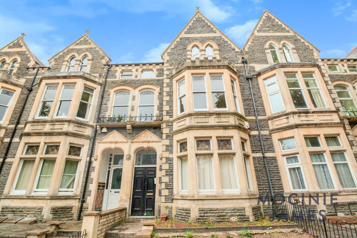 2 Bedroom Apartment To Rent In Ninian Road, CF24