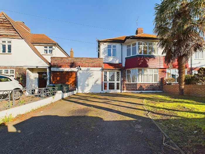 3 Bedroom Semi-Detached House To Rent In Halfway Street, Sidcup, Kent, DA15