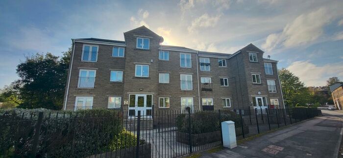 2 Bedroom Apartment To Rent In Balme Road, Cleckheaton, BD19