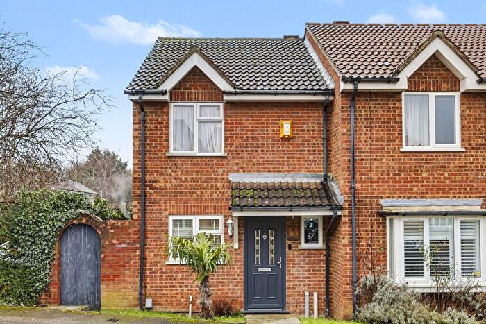 3 Bedroom House For Sale In Tarpan Way, Turnford, EN10