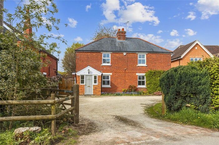4 Bedroom Detached House For Sale In Chalkhouse Green Road, Kidmore End, Reading, Oxfordshire, RG4