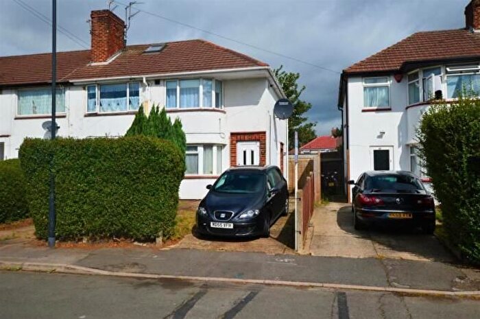 3 Bedroom Property To Rent In Lancaster Avenue, Farnham Royal, Slough, SL2