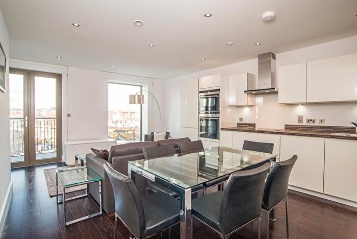 2 Bedroom Flat To Rent In Regent Canalside, Camden Road, NW1